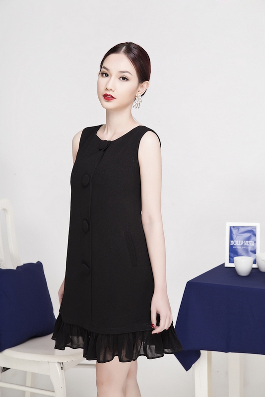 Quỳnh Chi đẹp mặn mà với trang phục tối giản